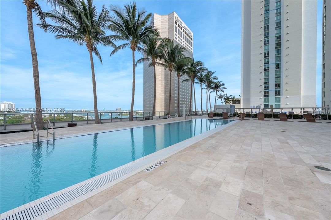 For Rent: $2,600 (1 beds, 1 baths, 846 Square Feet)