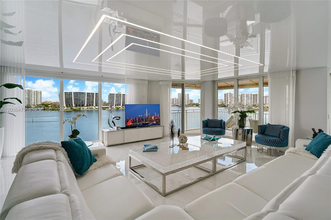For Sale: $1,275,000 (3 beds, 3 baths, 2220 Square Feet)