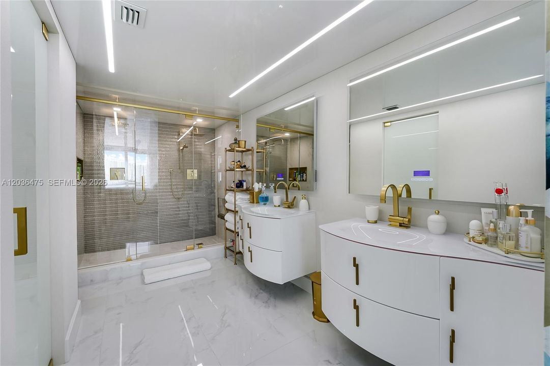 For Sale: $1,275,000 (3 beds, 3 baths, 2220 Square Feet)