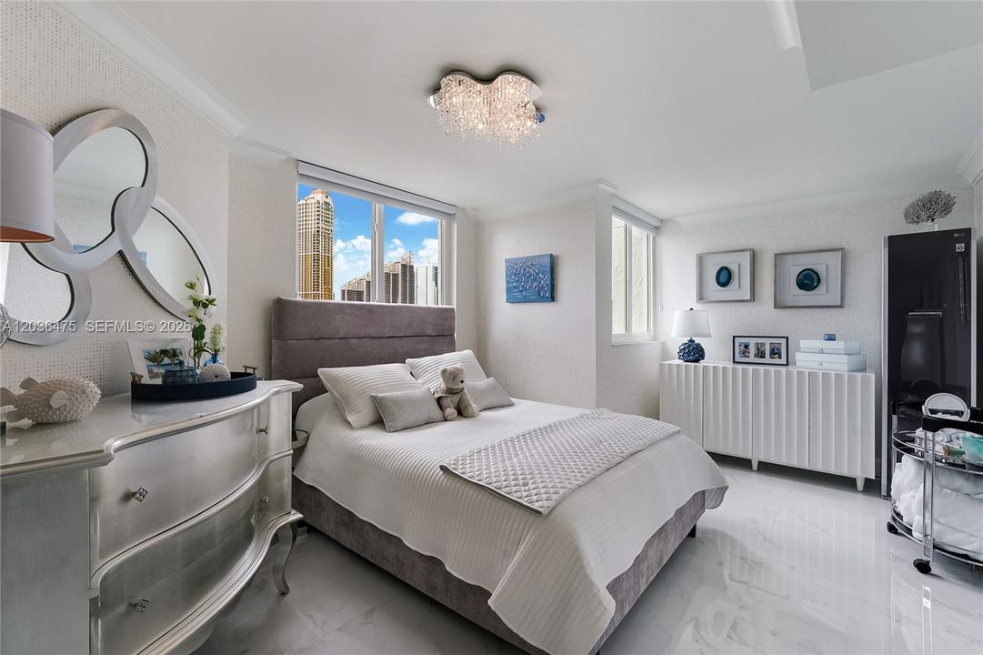 For Sale: $1,275,000 (3 beds, 3 baths, 2220 Square Feet)