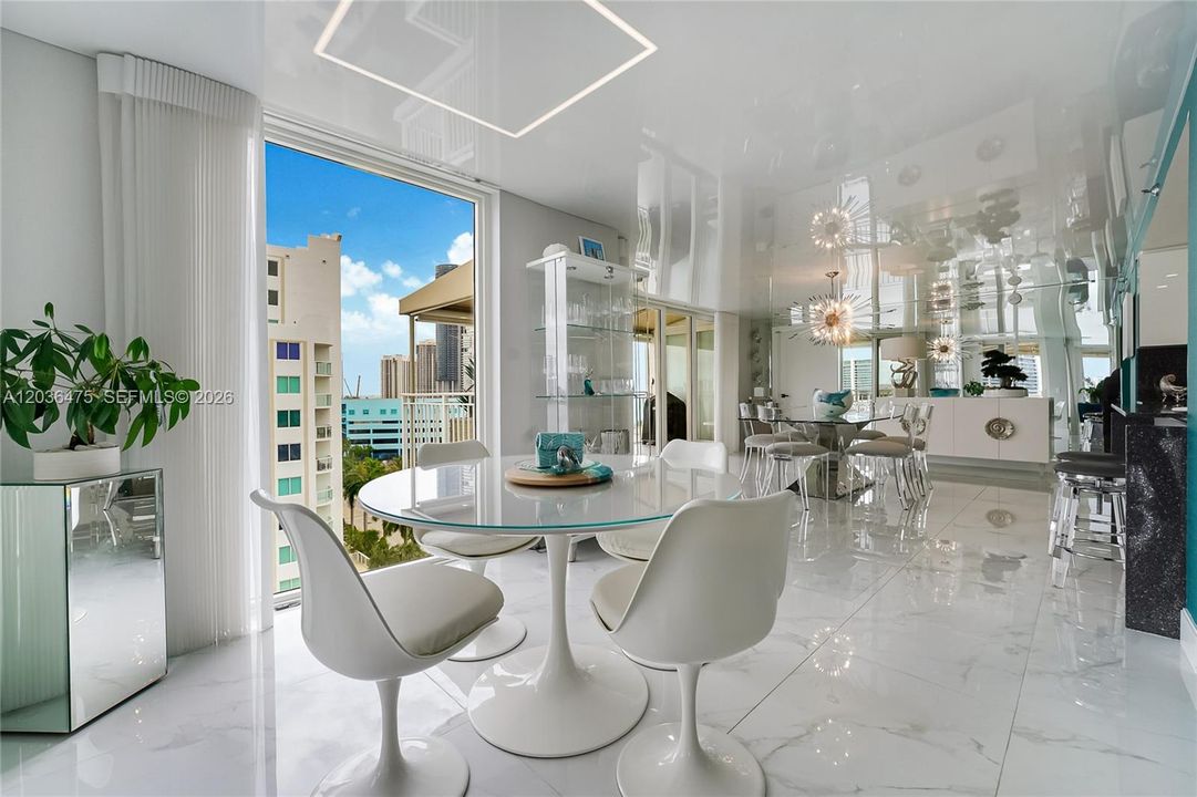 For Sale: $1,275,000 (3 beds, 3 baths, 2220 Square Feet)