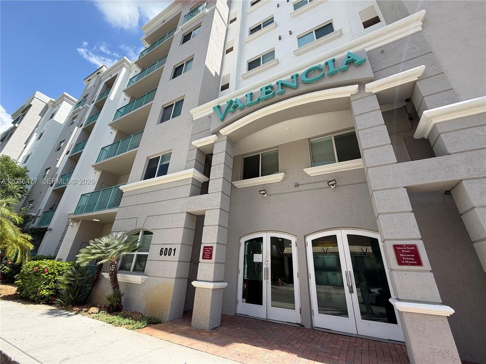For Rent: $2,950 (2 beds, 2 baths, 1010 Square Feet)