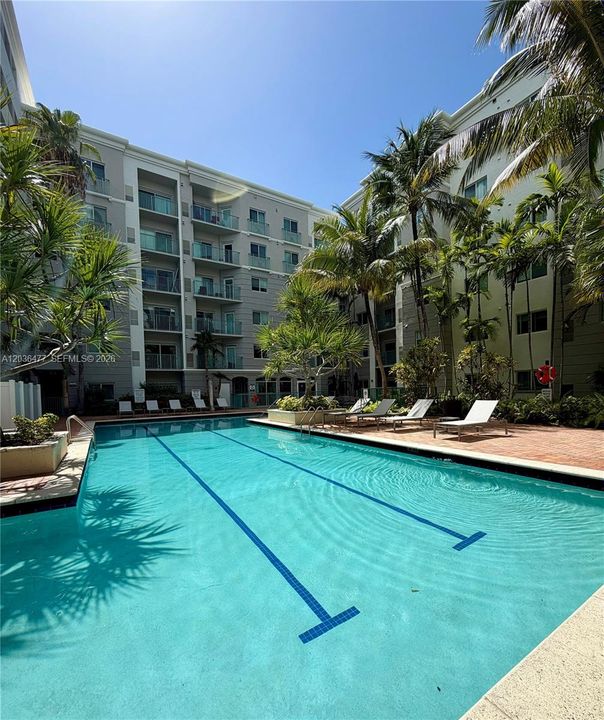 For Rent: $2,950 (2 beds, 2 baths, 1010 Square Feet)