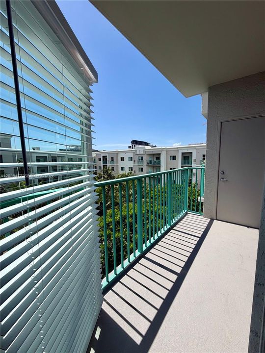 For Rent: $2,950 (2 beds, 2 baths, 1010 Square Feet)