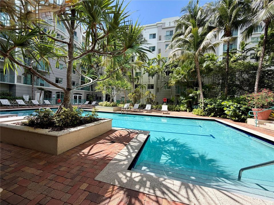 For Rent: $2,950 (2 beds, 2 baths, 1010 Square Feet)