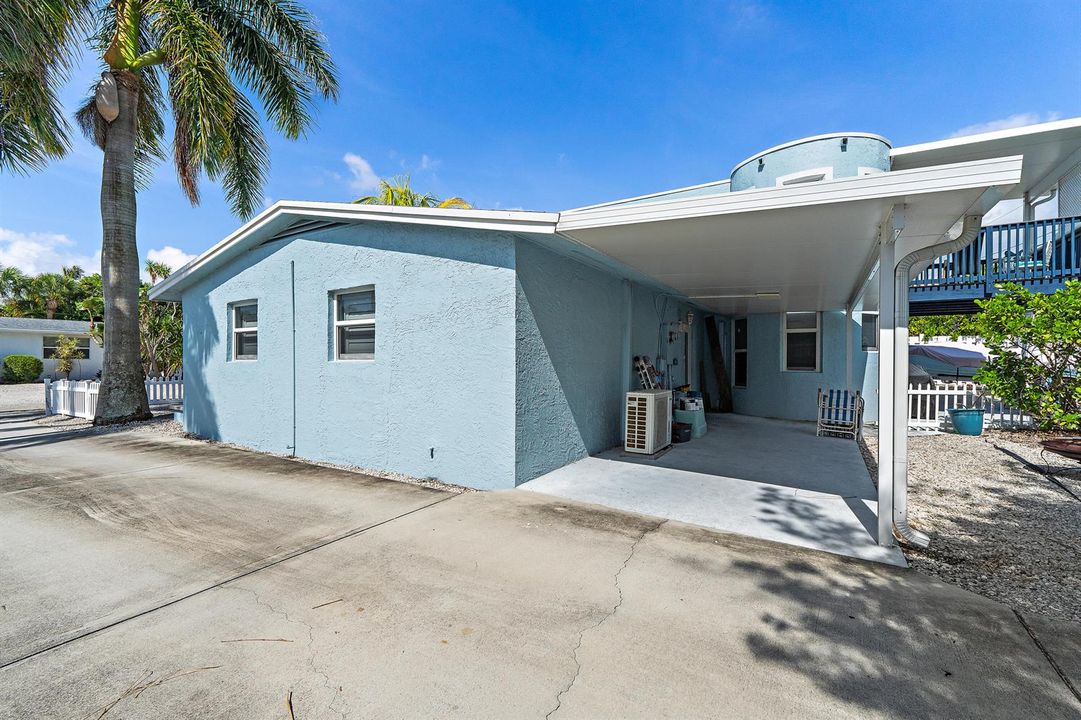 004-1779LenDrive-NorthPalmBeach-FL-33408