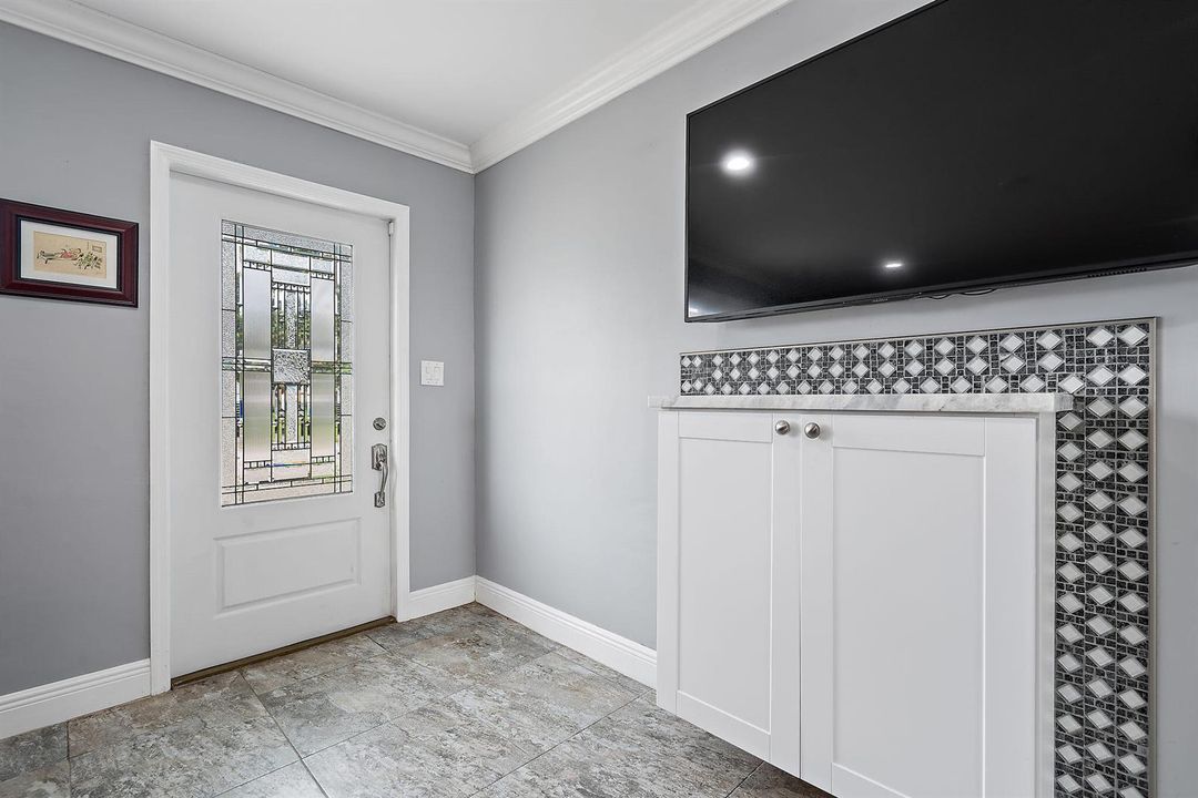 1779 Len Dr 2 bedroom entry door