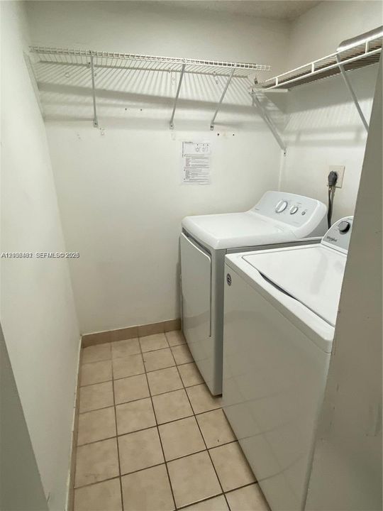 En Venta: $289,900 (2 camas, 2 baños, 1016 Pies cuadrados)