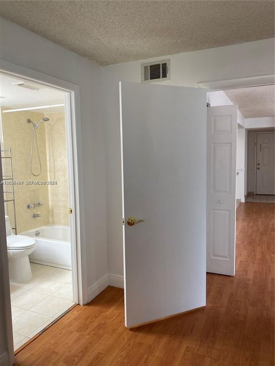 En Venta: $289,900 (2 camas, 2 baños, 1016 Pies cuadrados)