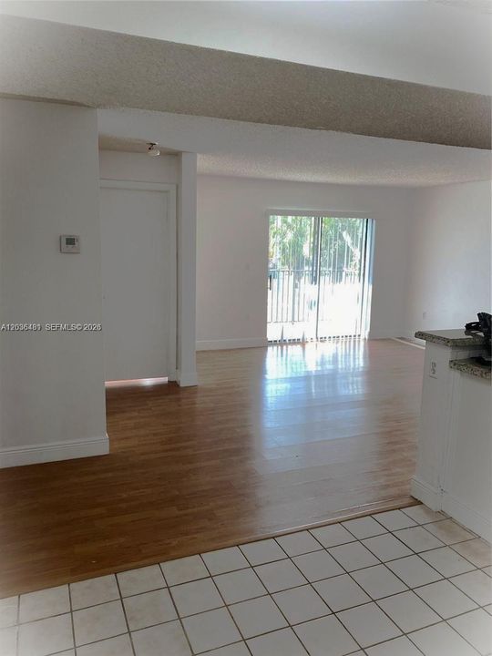 En Venta: $289,900 (2 camas, 2 baños, 1016 Pies cuadrados)