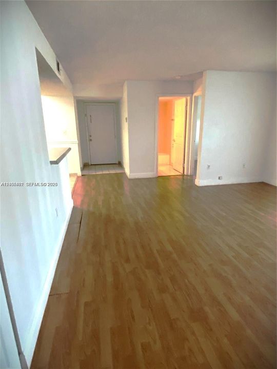En Venta: $289,900 (2 camas, 2 baños, 1016 Pies cuadrados)