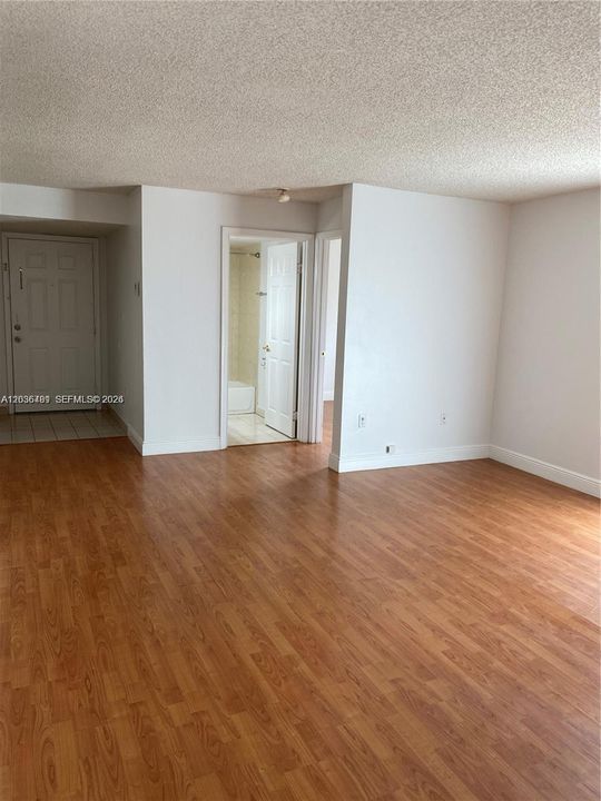 En Venta: $289,900 (2 camas, 2 baños, 1016 Pies cuadrados)