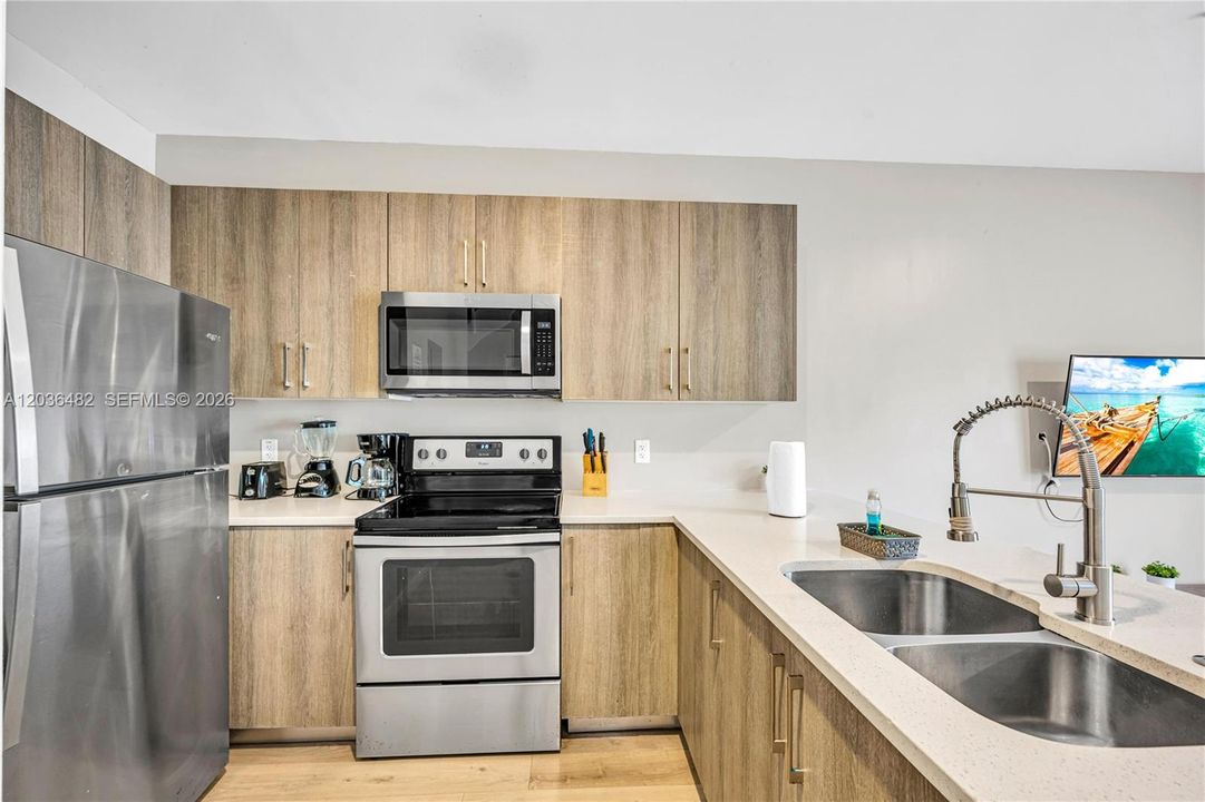 В аренду: $4,000 (3 спален, 2 ванн, 30272 Квадратных фут)