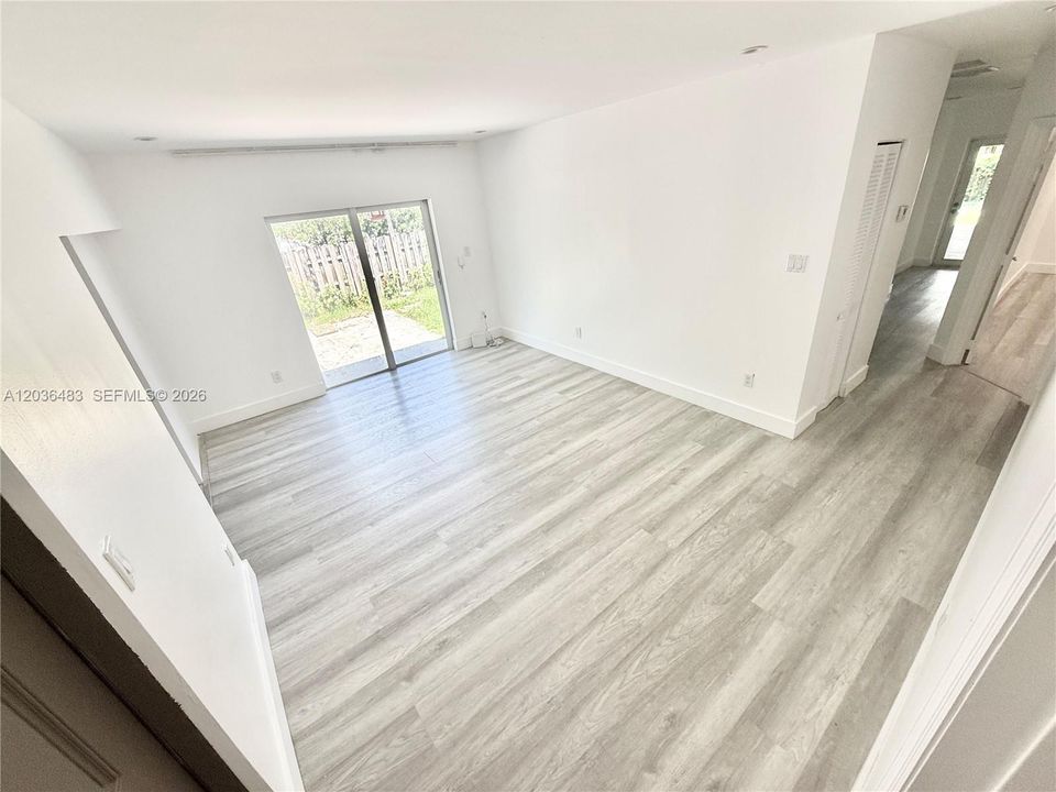 В аренду: $3,250 (3 спален, 2 ванн, 2108 Квадратных фут)