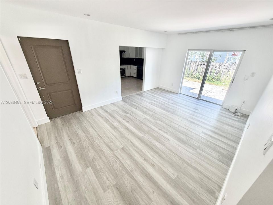 В аренду: $3,250 (3 спален, 2 ванн, 2108 Квадратных фут)