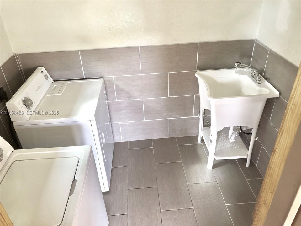 В аренду: $3,250 (3 спален, 2 ванн, 2108 Квадратных фут)