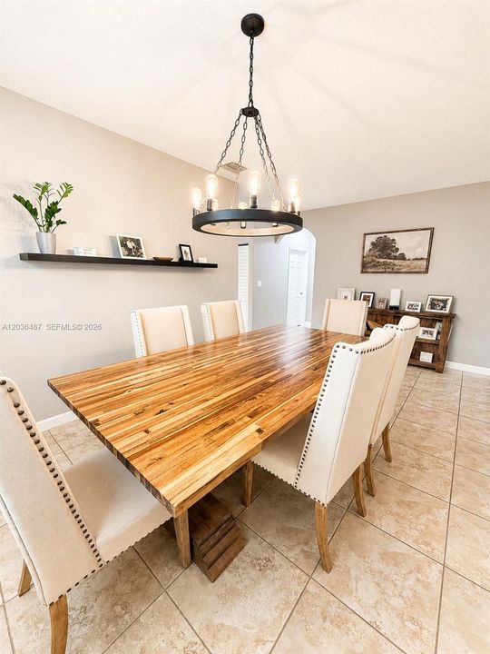 For Sale: $760,000 (4 beds, 3 baths, 1899 Square Feet)