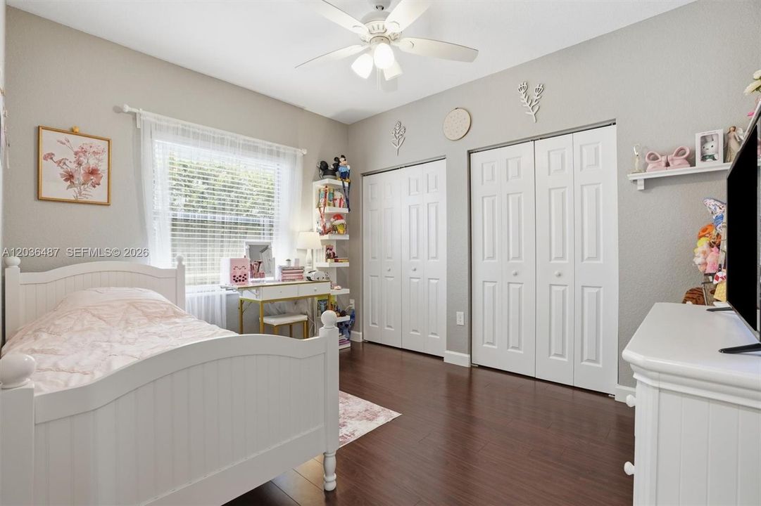 For Sale: $760,000 (4 beds, 3 baths, 1899 Square Feet)