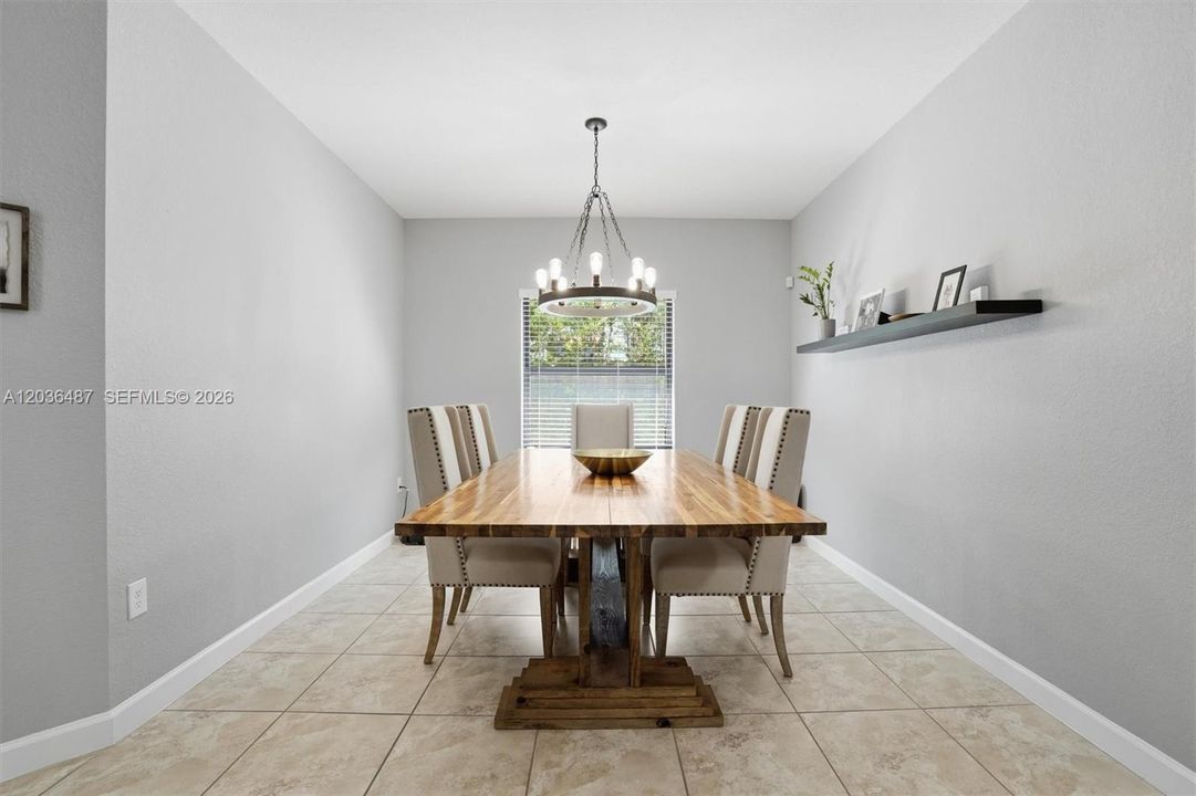 For Sale: $760,000 (4 beds, 3 baths, 1899 Square Feet)
