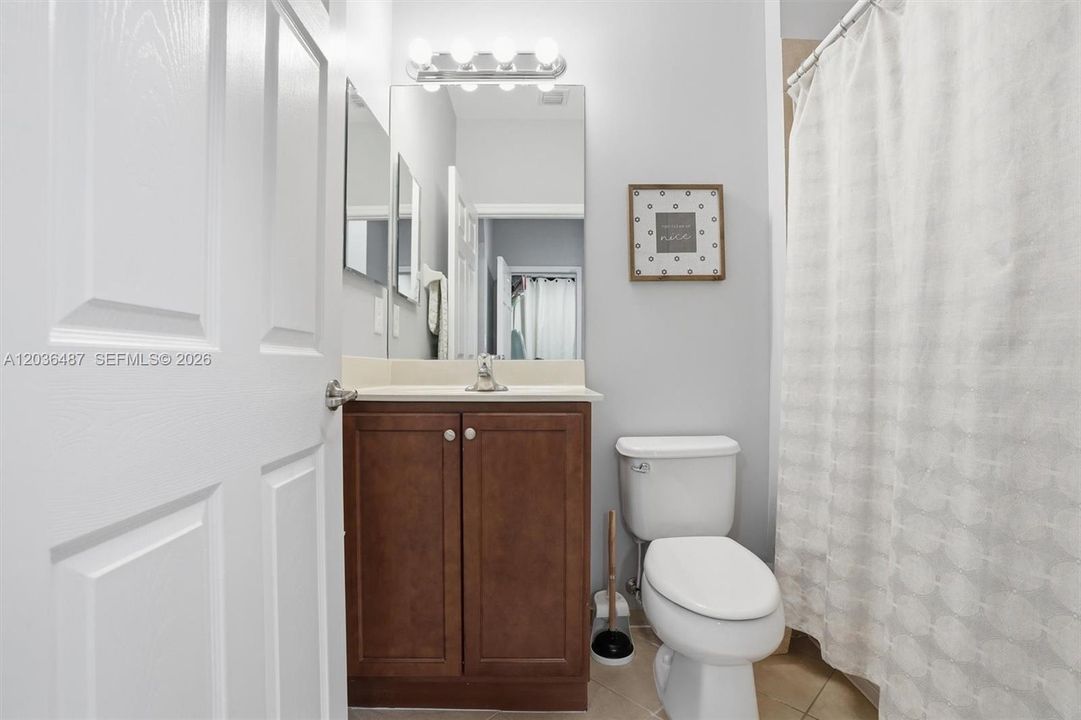 For Sale: $760,000 (4 beds, 3 baths, 1899 Square Feet)