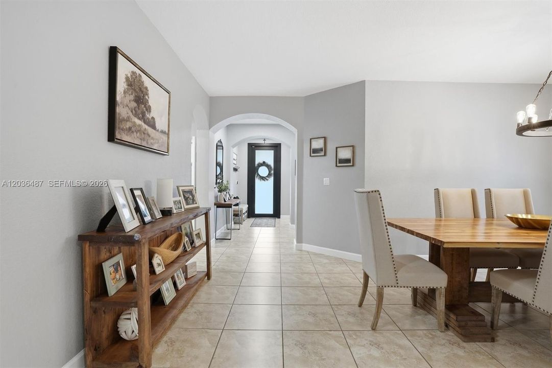 For Sale: $760,000 (4 beds, 3 baths, 1899 Square Feet)