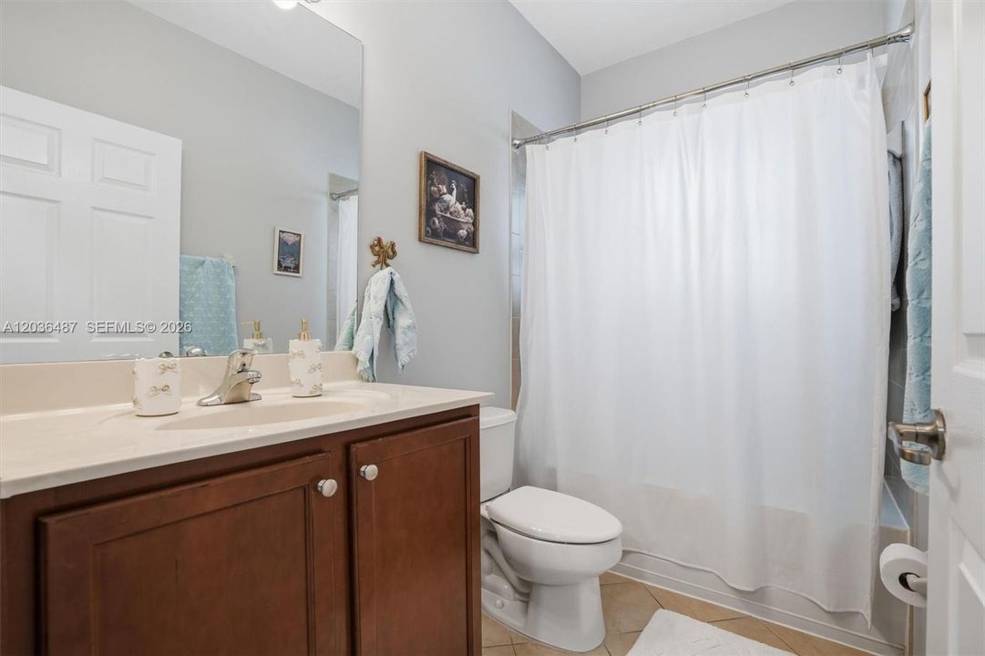For Sale: $760,000 (4 beds, 3 baths, 1899 Square Feet)