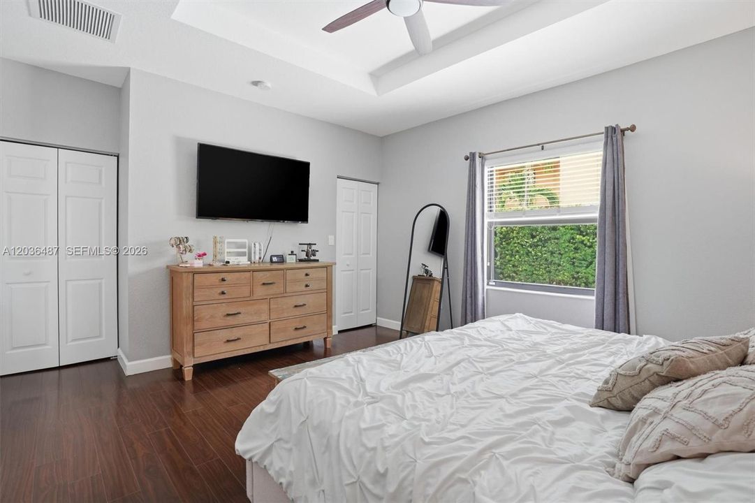 For Sale: $760,000 (4 beds, 3 baths, 1899 Square Feet)