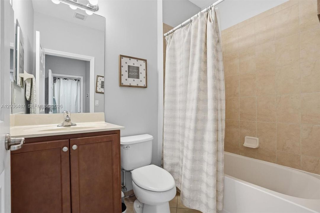For Sale: $760,000 (4 beds, 3 baths, 1899 Square Feet)