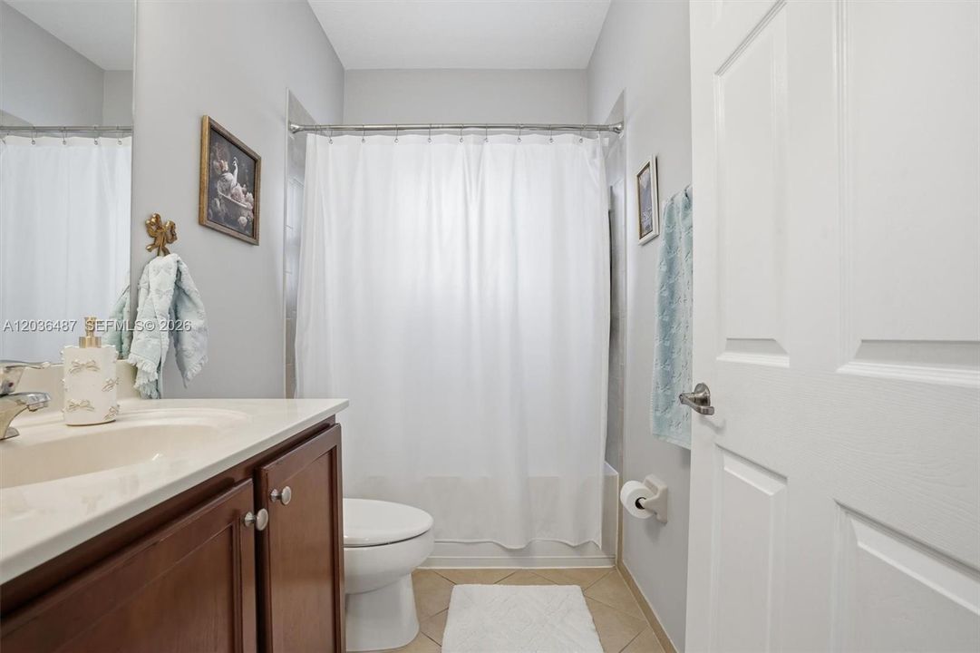 For Sale: $760,000 (4 beds, 3 baths, 1899 Square Feet)