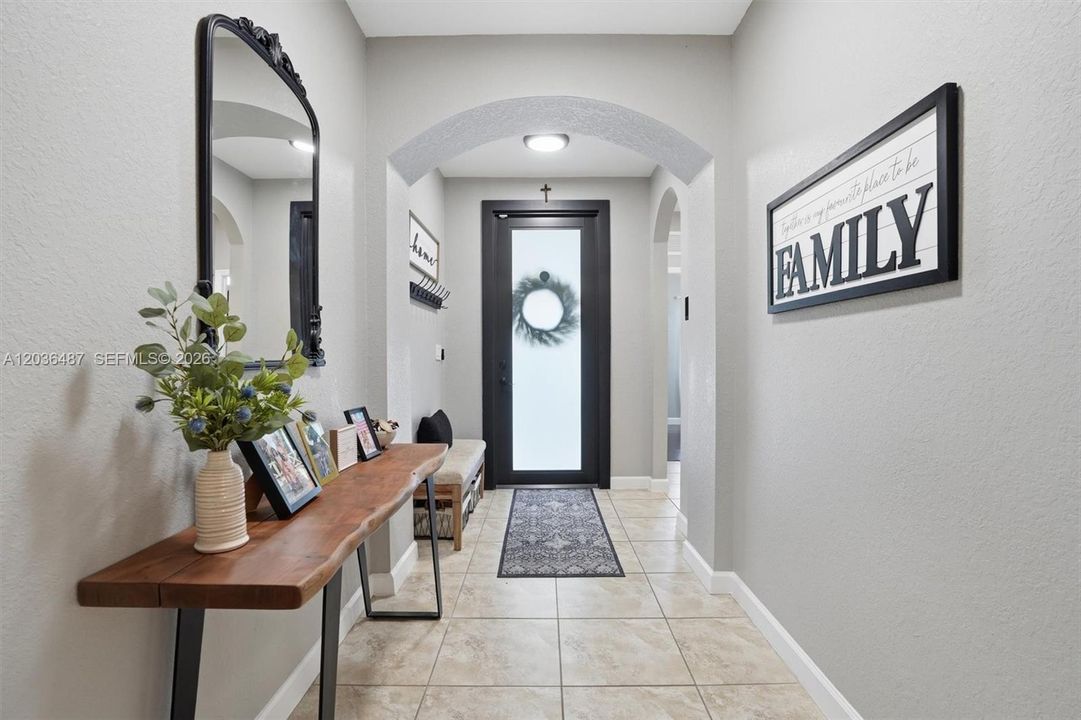 For Sale: $760,000 (4 beds, 3 baths, 1899 Square Feet)