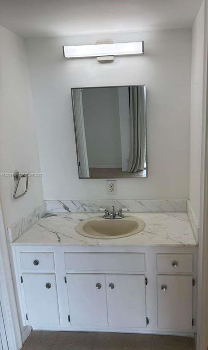 En Venta: $230,000 (2 camas, 2 baños, 1206 Pies cuadrados)
