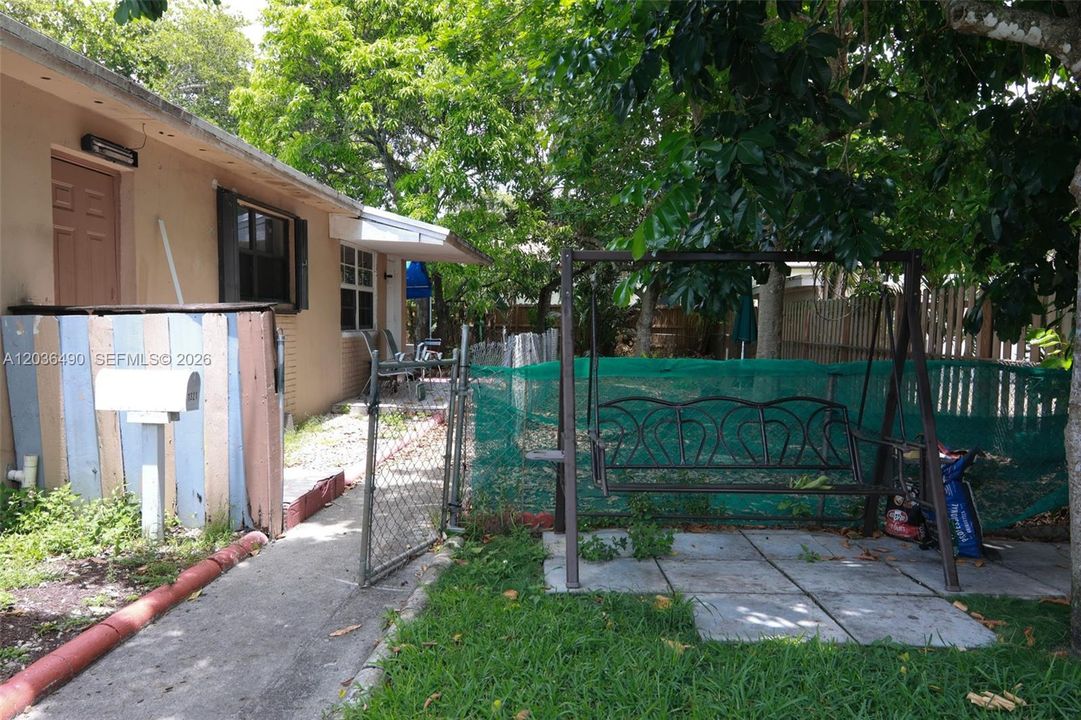 En Renta: $1,950 (4 camas, 2 baños, 1639 Pies cuadrados)