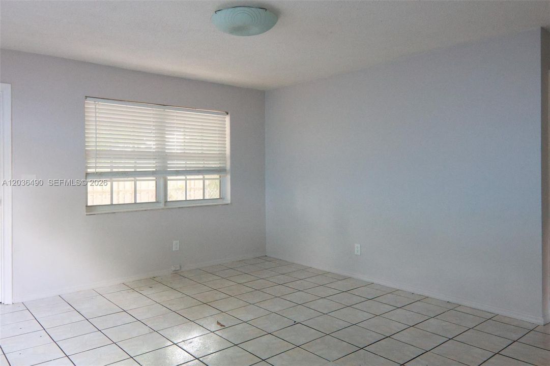En Renta: $1,950 (4 camas, 2 baños, 1639 Pies cuadrados)