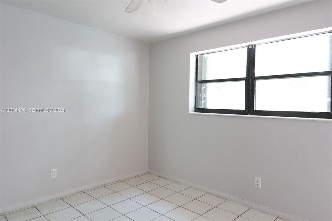 En Renta: $1,950 (4 camas, 2 baños, 1639 Pies cuadrados)