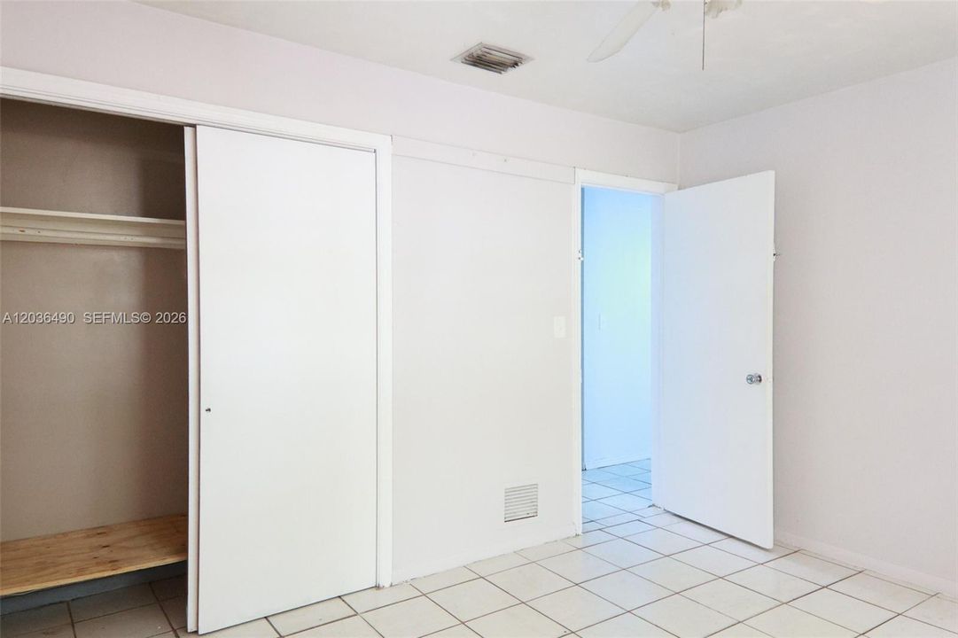 En Renta: $1,950 (4 camas, 2 baños, 1639 Pies cuadrados)