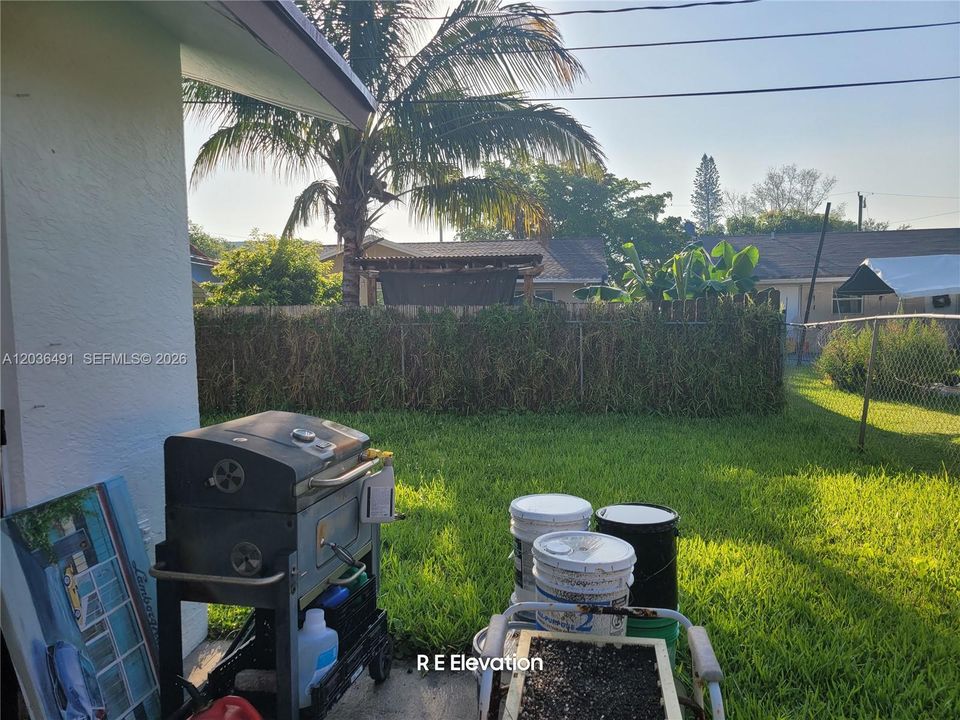 For Sale: $345,000 (3 beds, 2 baths, 1320 Square Feet)