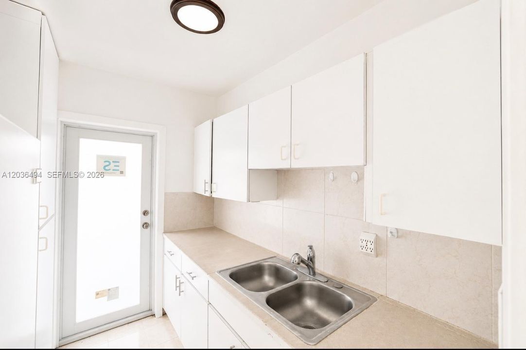 В аренду: $1,750 (1 спален, 1 ванн, 0 Квадратных фут)