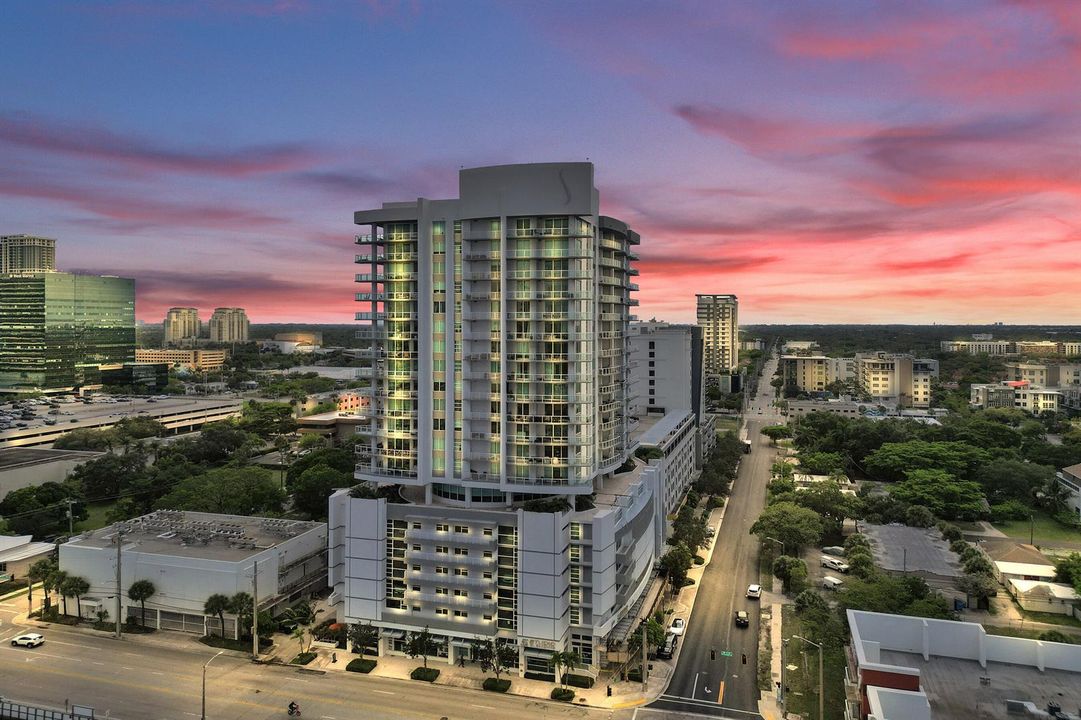 STRADA 315 #1206 TWILIGHT BUILDING