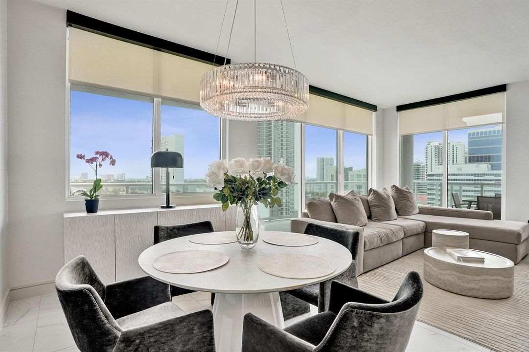 STRADA 315 #1206 DINING RM W VIEW