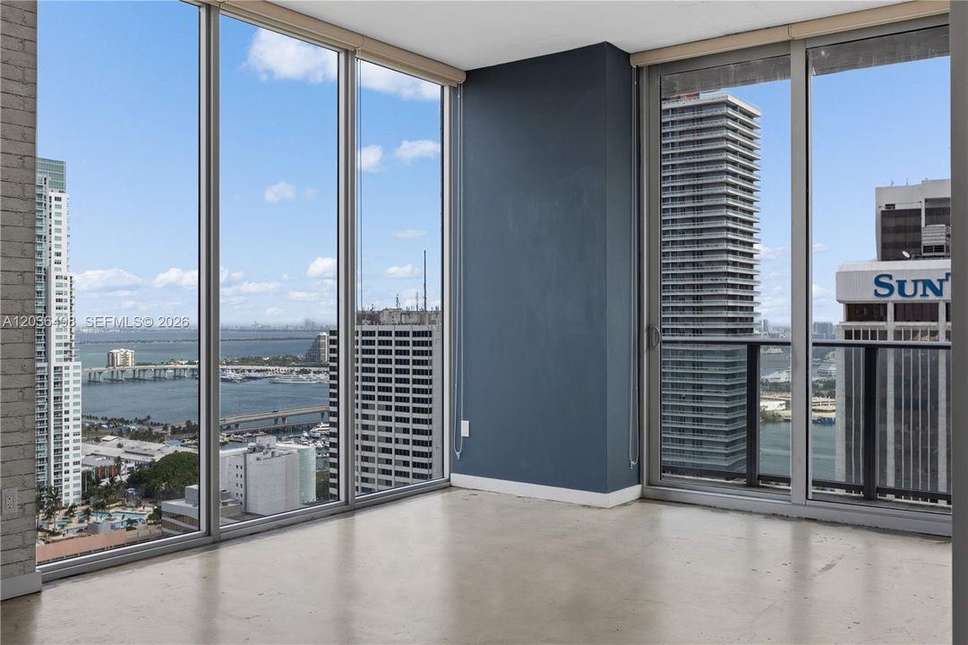 For Sale: $492,000 (2 beds, 1 baths, 736 Square Feet)