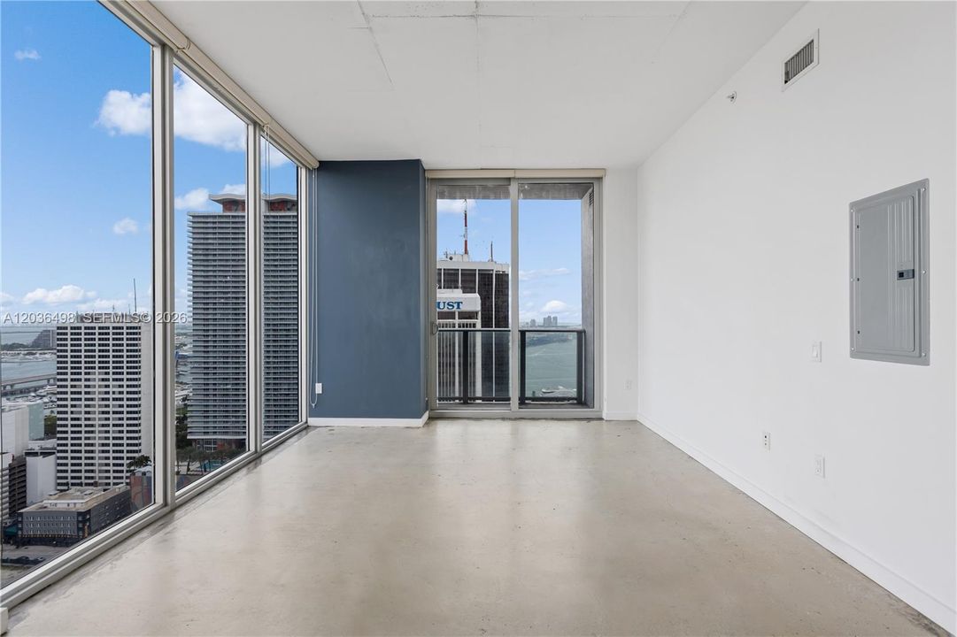 For Sale: $492,000 (2 beds, 1 baths, 736 Square Feet)