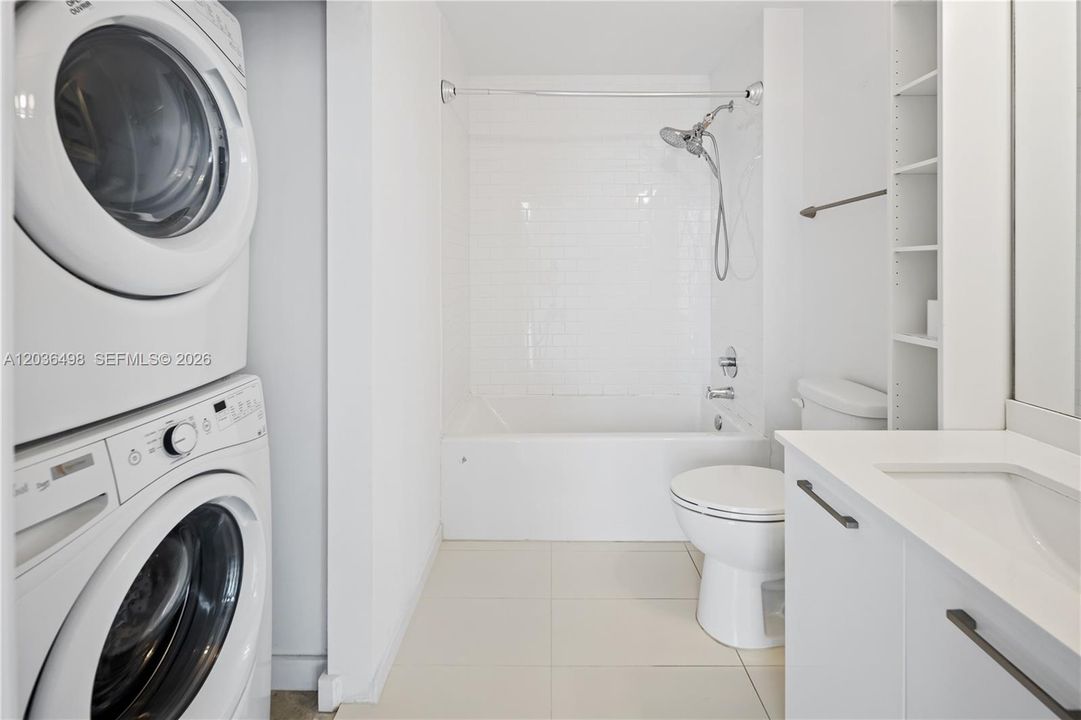 For Sale: $492,000 (2 beds, 1 baths, 736 Square Feet)
