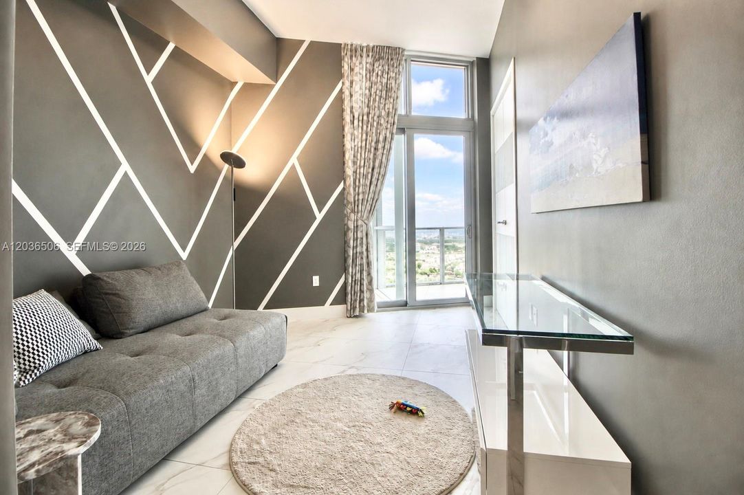 En Venta: $2,170,000 (4 camas, 4 baños, 1336 Pies cuadrados)
