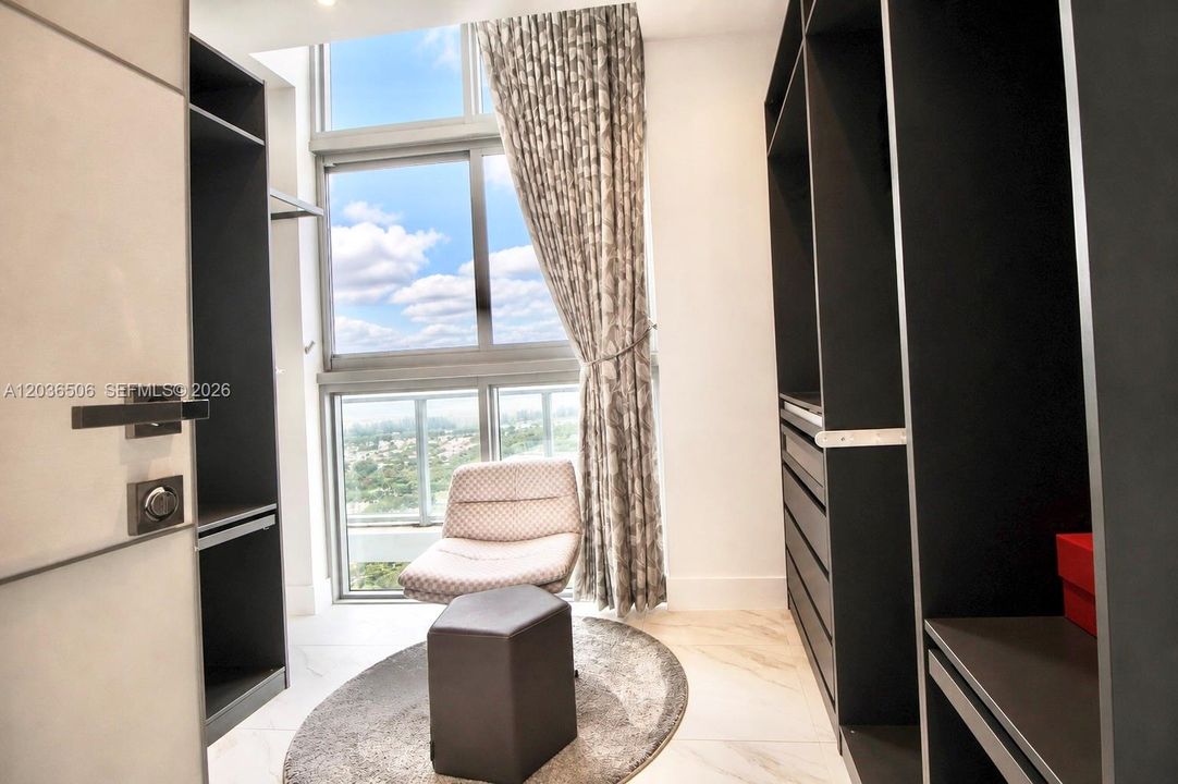 En Venta: $2,170,000 (4 camas, 4 baños, 1336 Pies cuadrados)