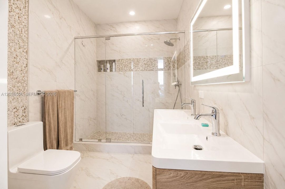 En Venta: $2,170,000 (4 camas, 4 baños, 1336 Pies cuadrados)