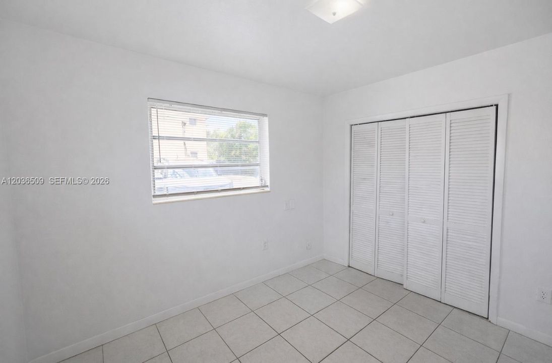 En Renta: $1,999 (2 camas, 1 baños, 4658 Pies cuadrados)