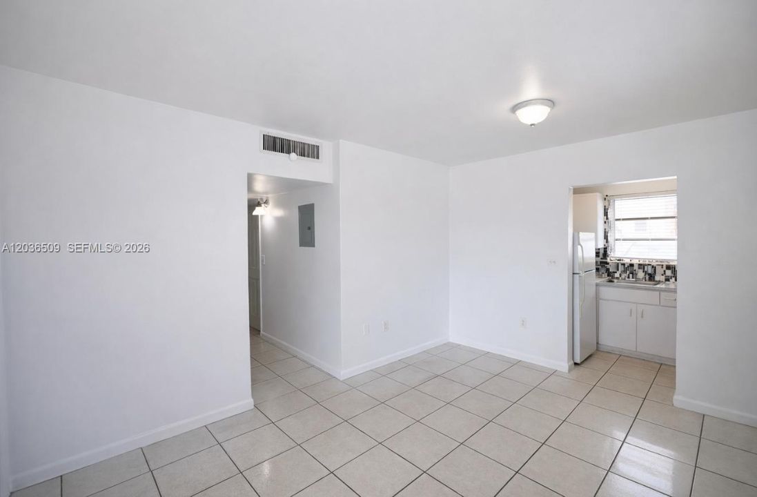 En Renta: $1,999 (2 camas, 1 baños, 4658 Pies cuadrados)