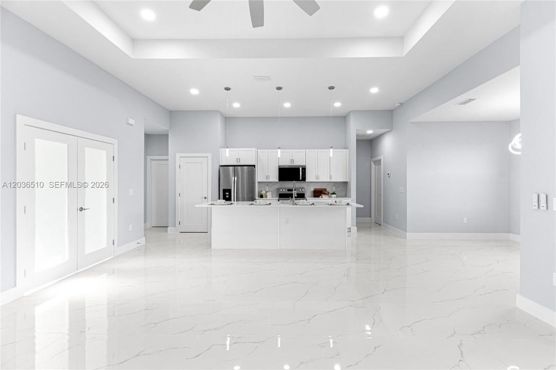 For Sale: $354,900 (3 beds, 2 baths, 1717 Square Feet)