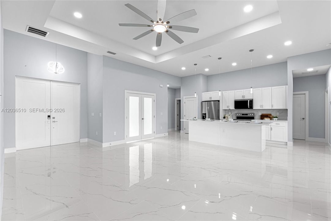 For Sale: $354,900 (3 beds, 2 baths, 1717 Square Feet)