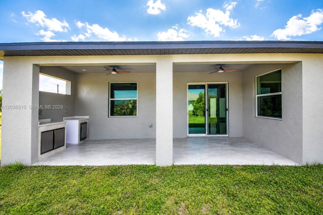 For Sale: $354,900 (3 beds, 2 baths, 1717 Square Feet)
